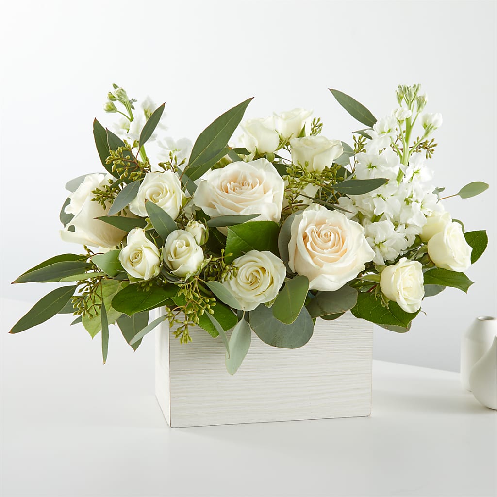 Fresh Linen Box Bouquet – ILLUSIONS FLORAL & GIFTS LLC, Marshfield WI