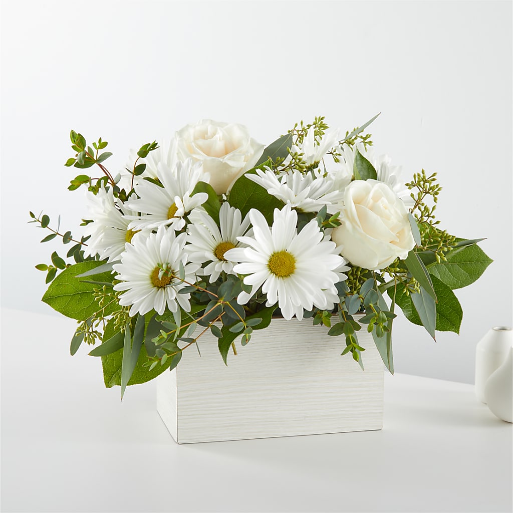 Fresh Linen Box Bouquet – ILLUSIONS FLORAL & GIFTS LLC, Marshfield WI