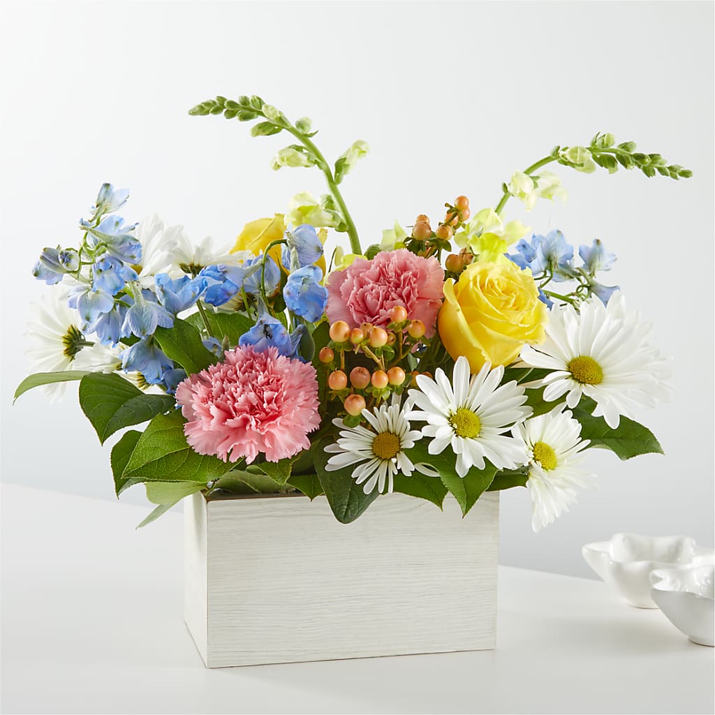 Sun Salutation Box Bouquet – ILLUSIONS FLORAL & GIFTS LLC, Marshfield WI