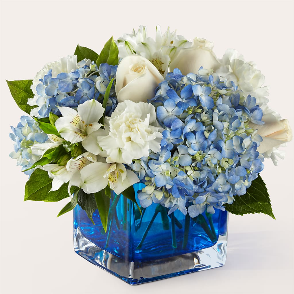 Soothing Waters Bouquet – ILLUSIONS FLORAL & GIFTS LLC, Marshfield WI