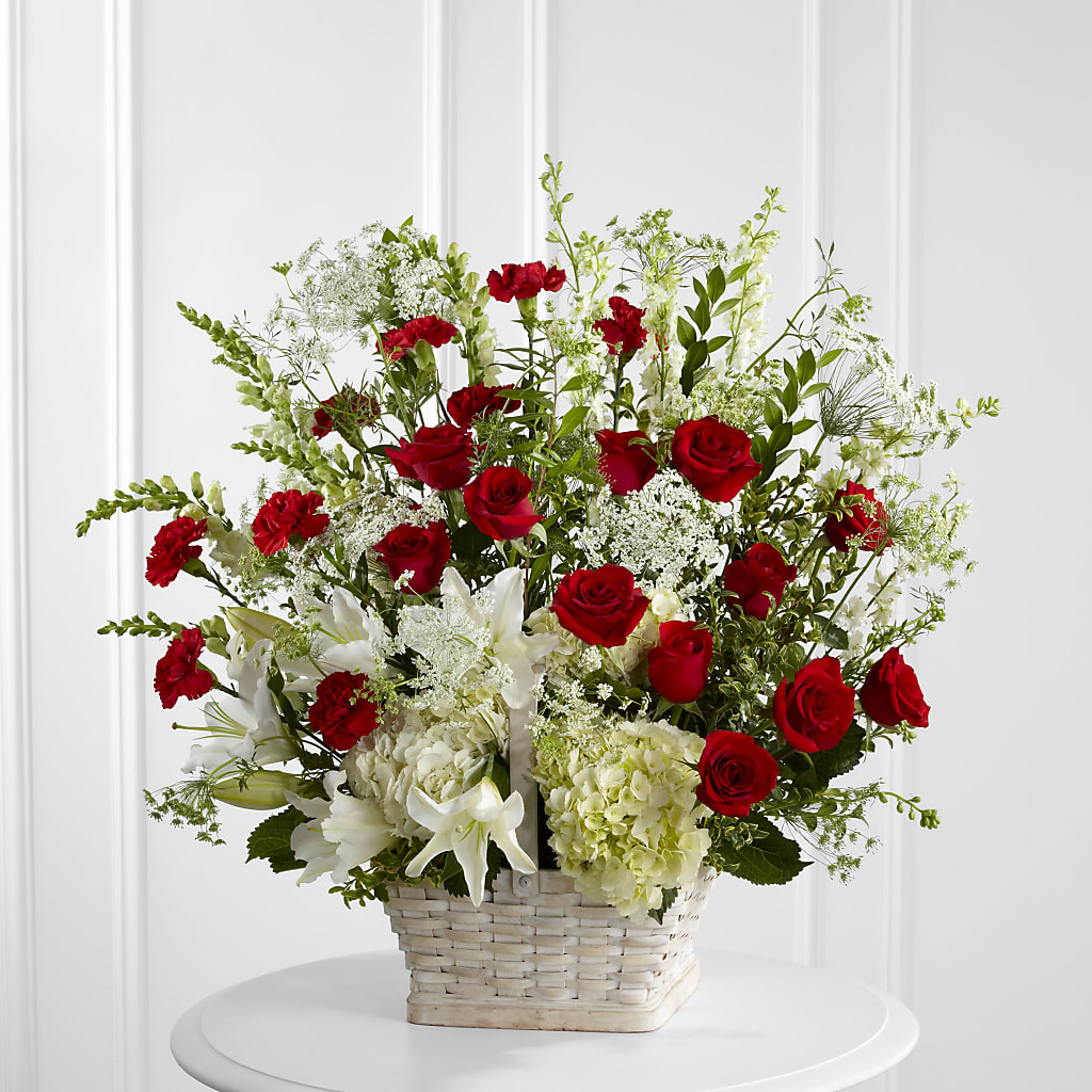 In Loving Memory Arrangement – ILLUSIONS FLORAL & GIFTS LLC, Marshfield WI