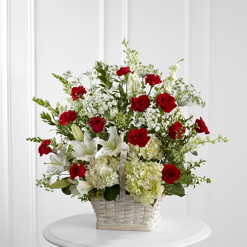 In Loving Memory Arrangement – ILLUSIONS FLORAL & GIFTS LLC, Marshfield WI