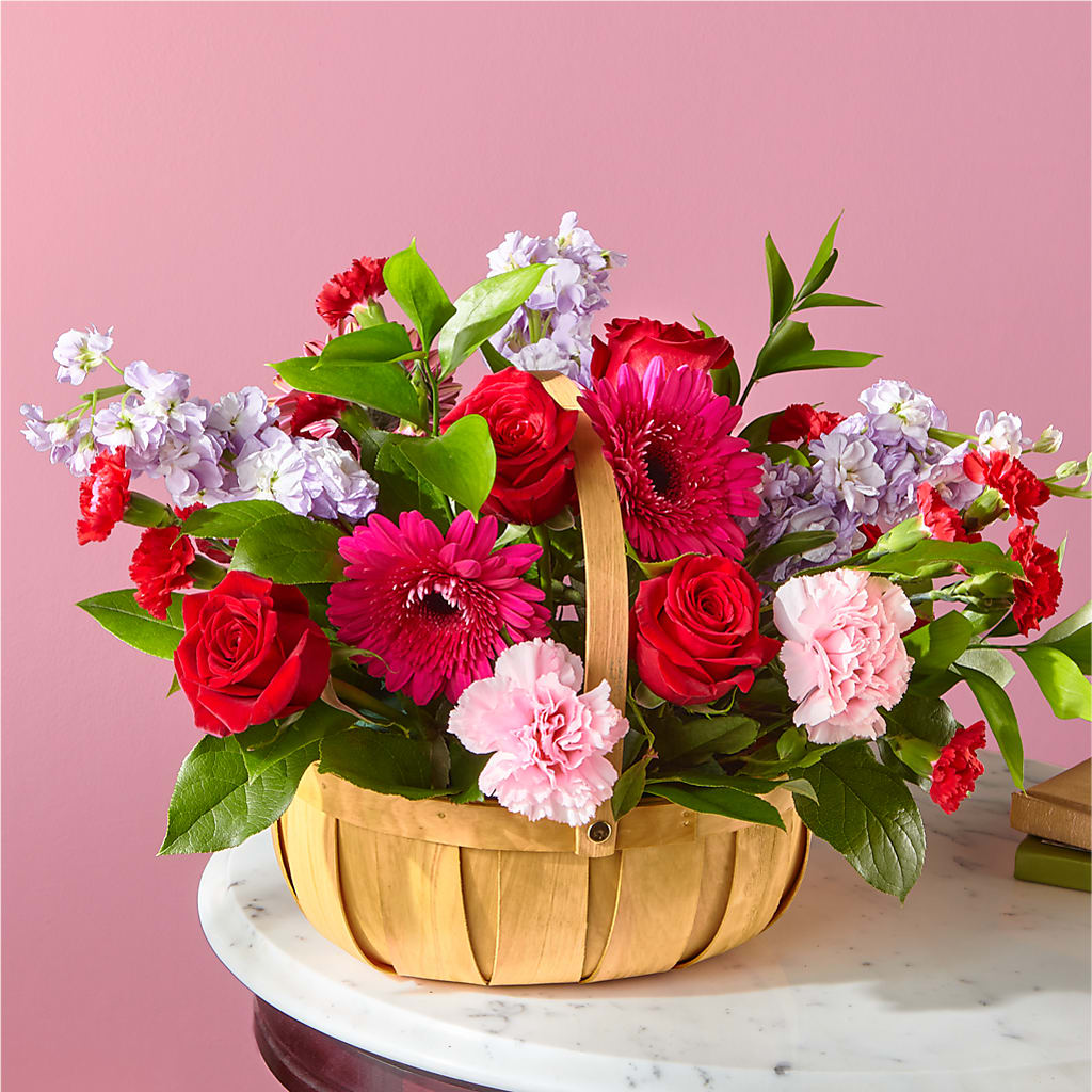 Pink Picnic Basket – ILLUSIONS FLORAL & GIFTS LLC, Marshfield WI