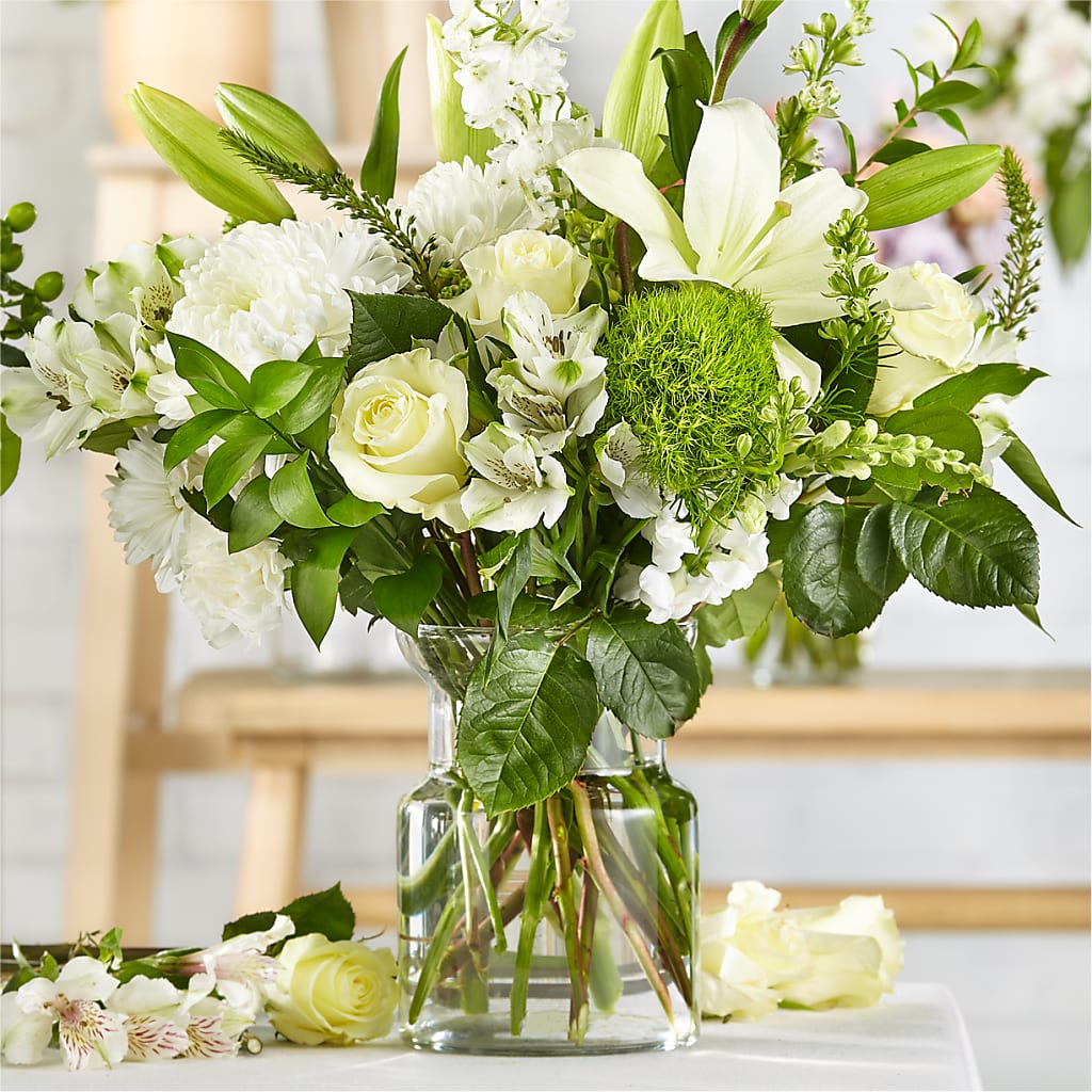 Classic Ivory – A Florist Original – ILLUSIONS FLORAL & GIFTS LLC, Marshfield WI