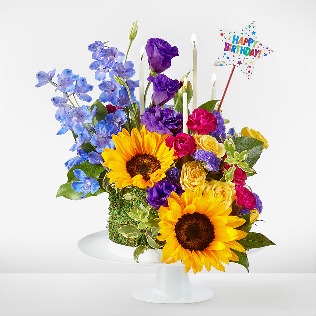 Star of the Day Floral Cake – ILLUSIONS FLORAL & GIFTS LLC, Marshfield WI