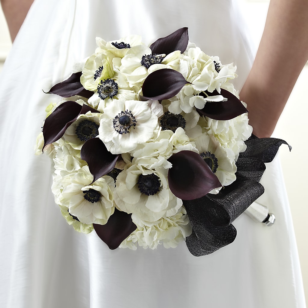 To Have and To Hold Bouquet – ILLUSIONS FLORAL & GIFTS LLC, Marshfield WI