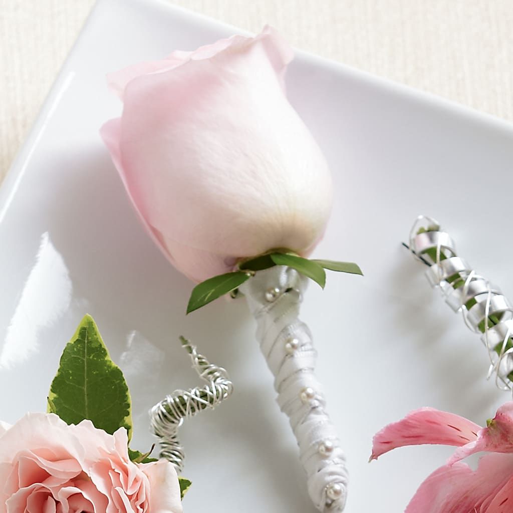 Pink Rose Boutonniere – ILLUSIONS FLORAL & GIFTS LLC, Marshfield WI