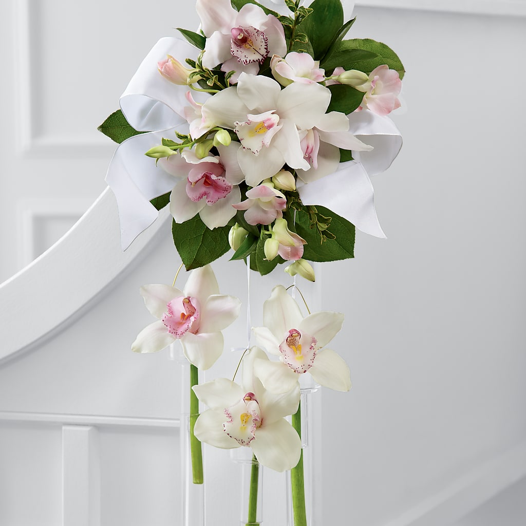 Perfect Entrance Pew Arrangement – ILLUSIONS FLORAL & GIFTS LLC, Marshfield WI