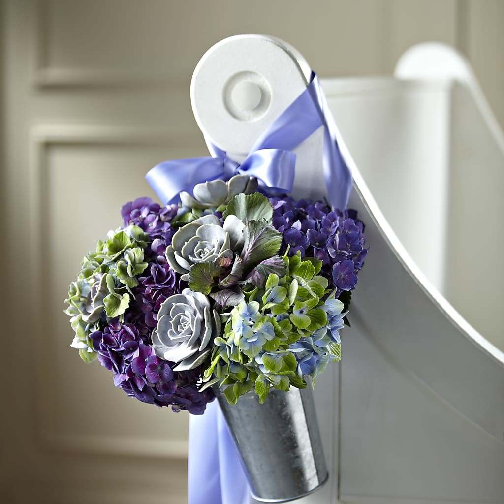 Declaration Pew Décor – ILLUSIONS FLORAL & GIFTS LLC, Marshfield WI