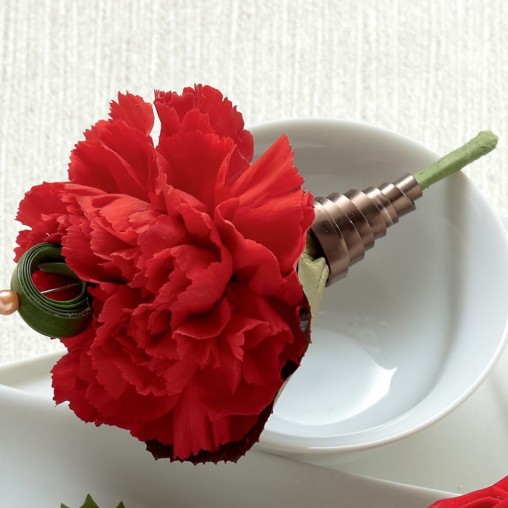 Red Carnation Boutonniere – ILLUSIONS FLORAL & GIFTS LLC, Marshfield WI