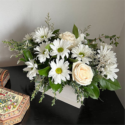 Fresh Linen Box Bouquet – ILLUSIONS FLORAL & GIFTS LLC, Marshfield WI
