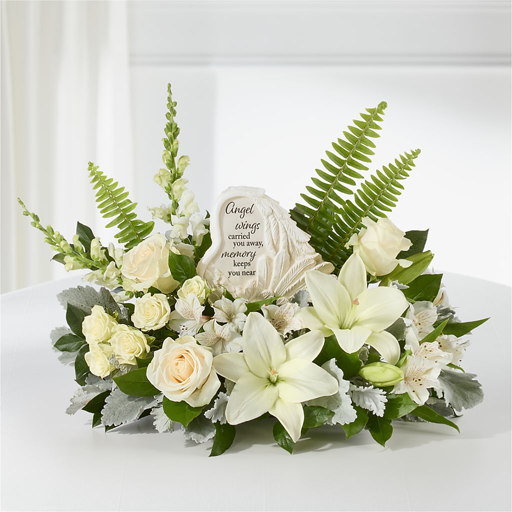 Holding You Close Arrangement – ILLUSIONS FLORAL & GIFTS LLC, Marshfield WI
