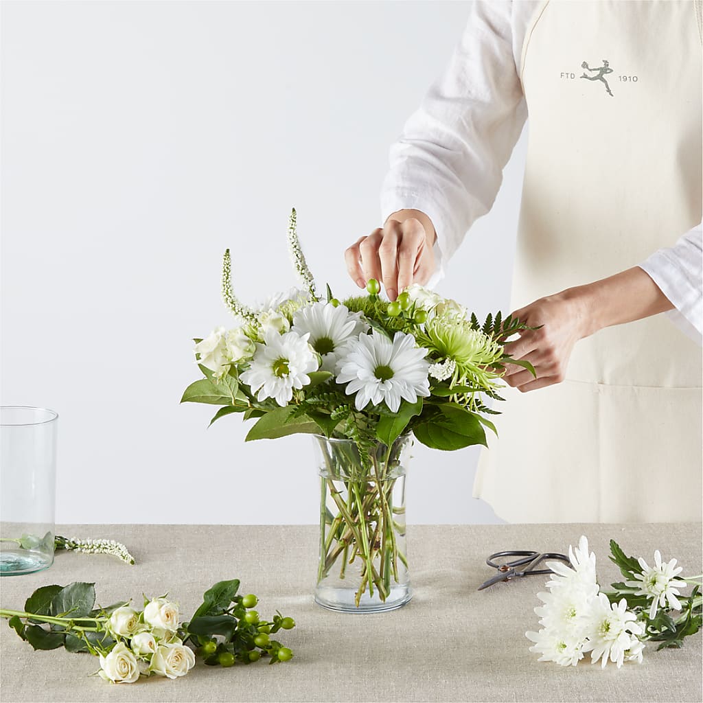 Irish Garden - A Florist Original – ILLUSIONS FLORAL & GIFTS LLC, Marshfield WI