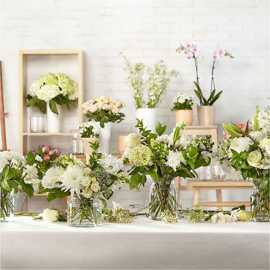 Classic Ivory – A Florist Original – ILLUSIONS FLORAL & GIFTS LLC, Marshfield WI