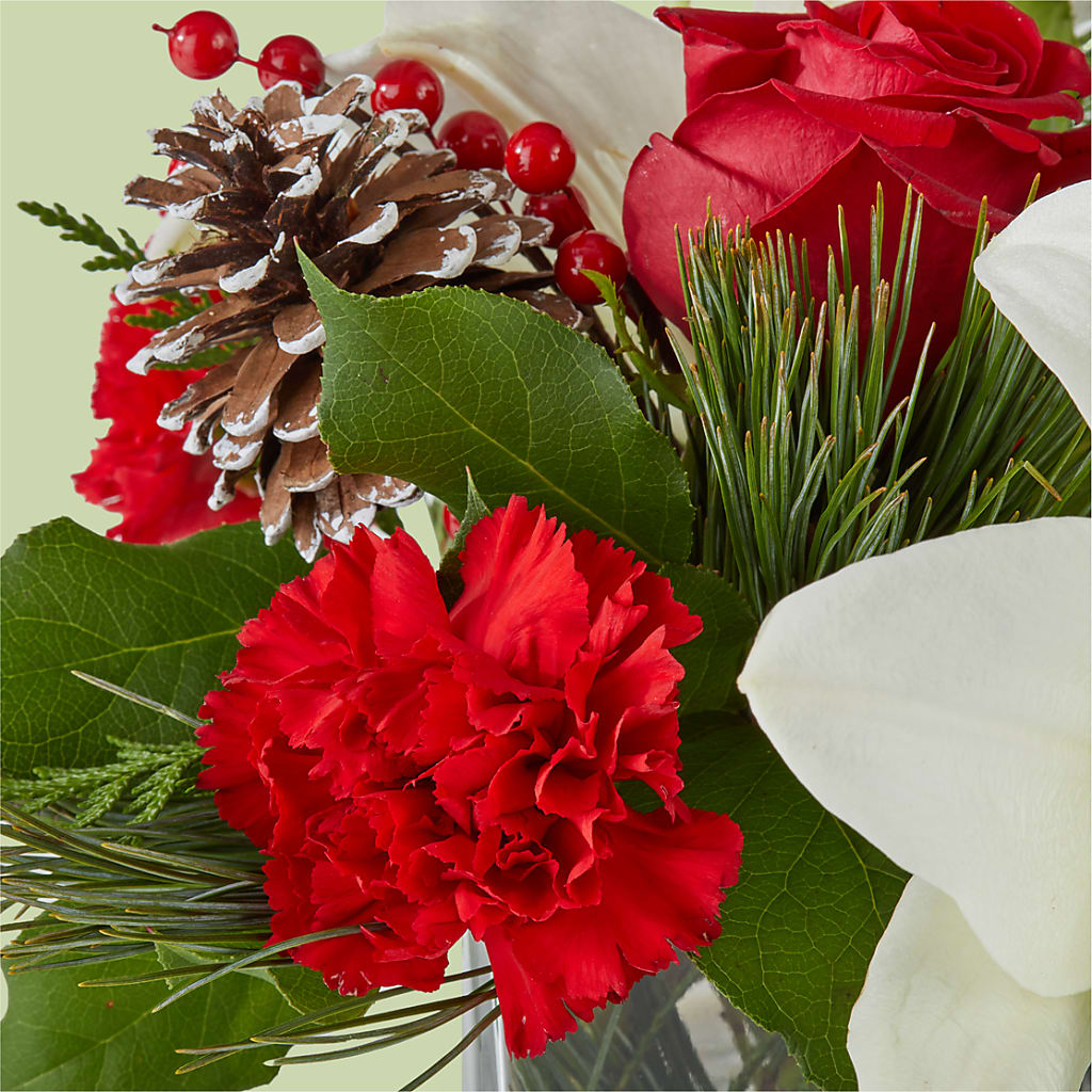 Glistening Icicles Bouquet – ILLUSIONS FLORAL & GIFTS LLC, Marshfield WI
