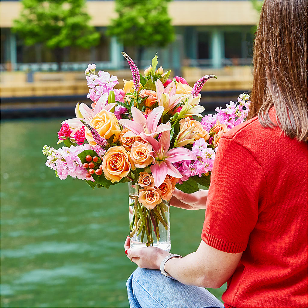 Bisous Bouquet – ILLUSIONS FLORAL & GIFTS LLC, Marshfield WI